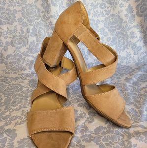 Naturalizer Tan Suede Heels Size 9.5